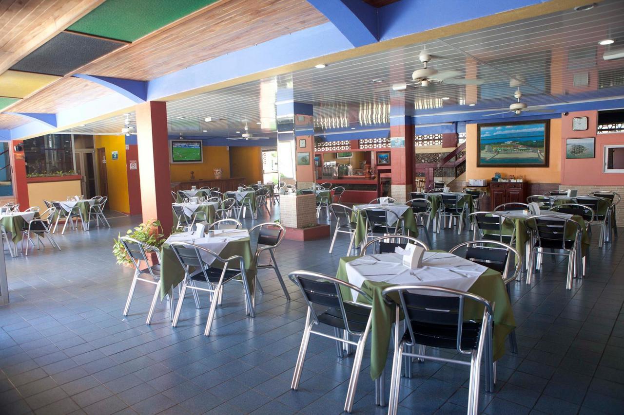 Hotel Yadran Beach Resort Пунтаренас Екстериор снимка
